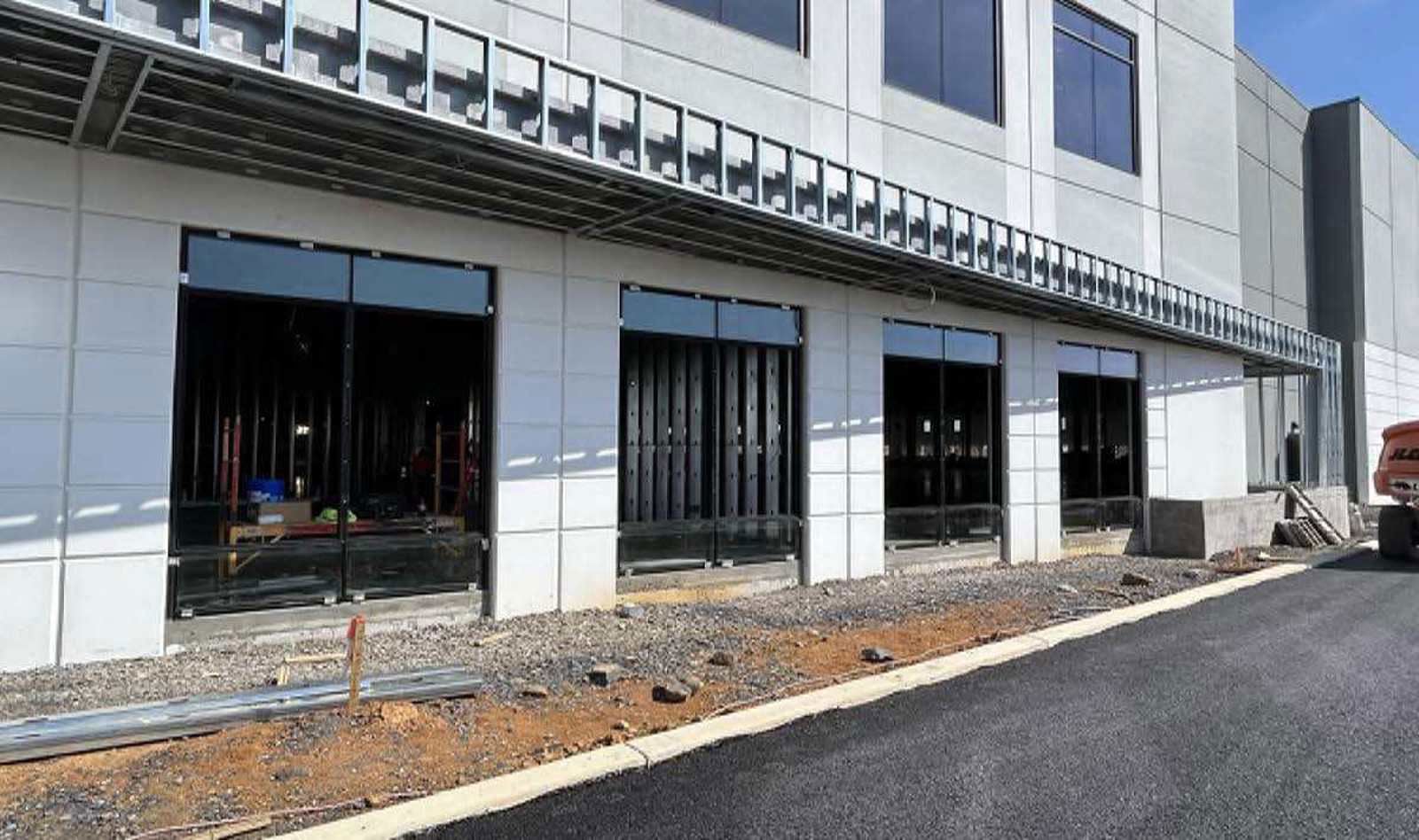 Bldg 1 Canopy Install
