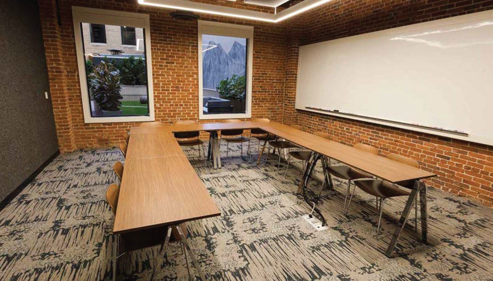 617 W 7th St_Interiors_2