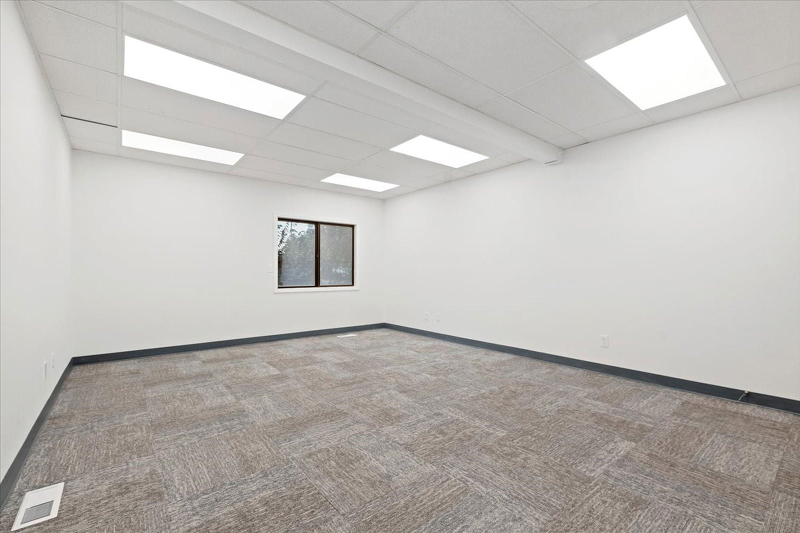 06-410 S Orchard St_006