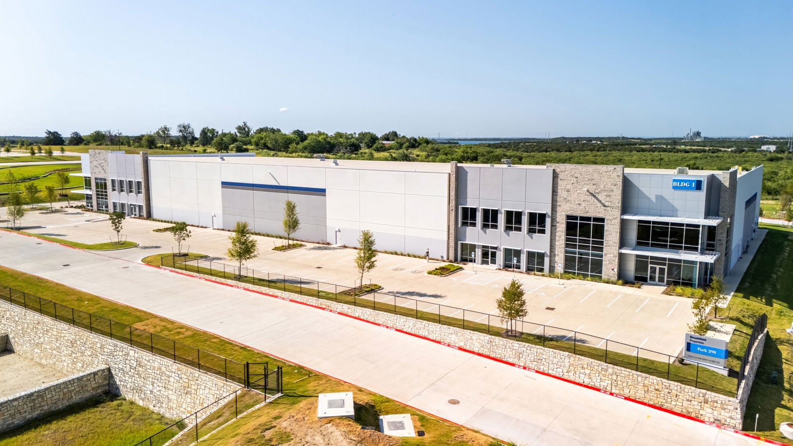 Park 290 - Aerials - Building 1 - 01