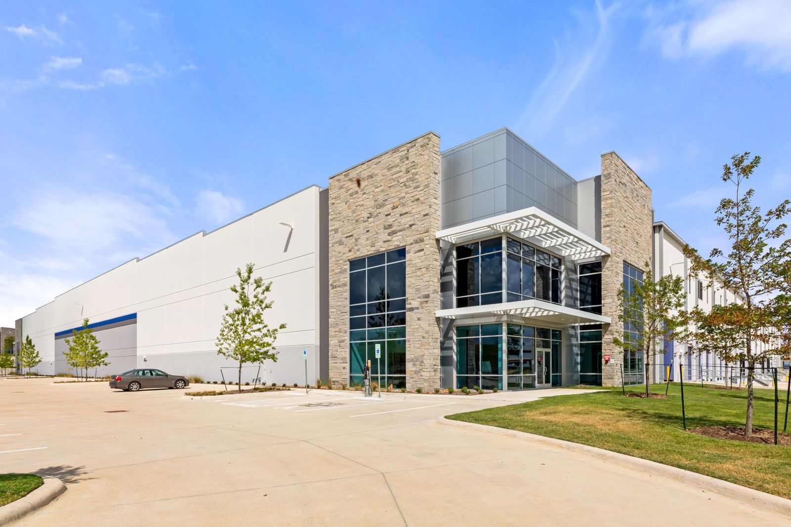 Park 290 - Building 4 - 01