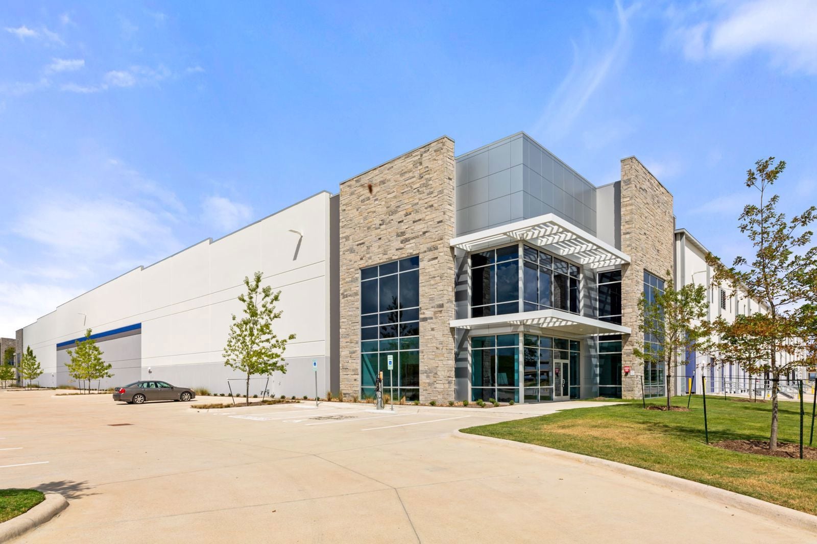 Park 290 - Building 4 - 01