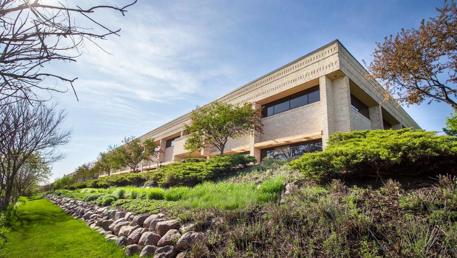 Stone Ridge I - Exterior 1