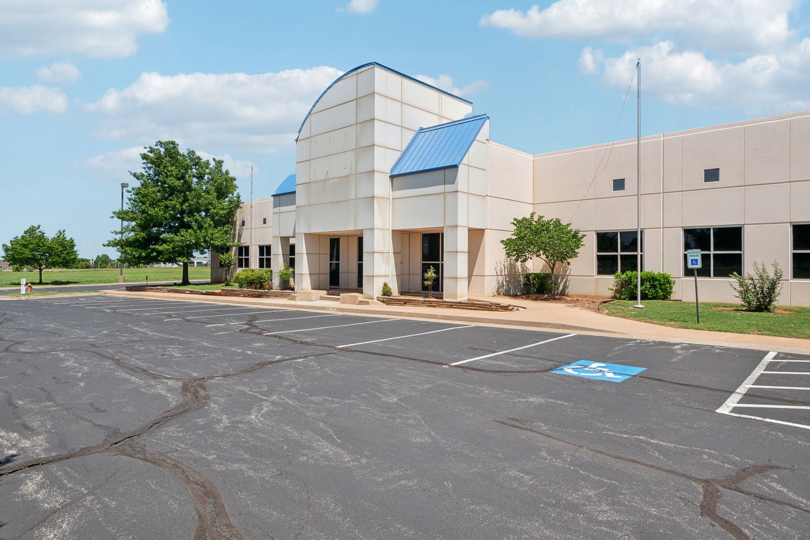 05-120_8400 Silver Crossing