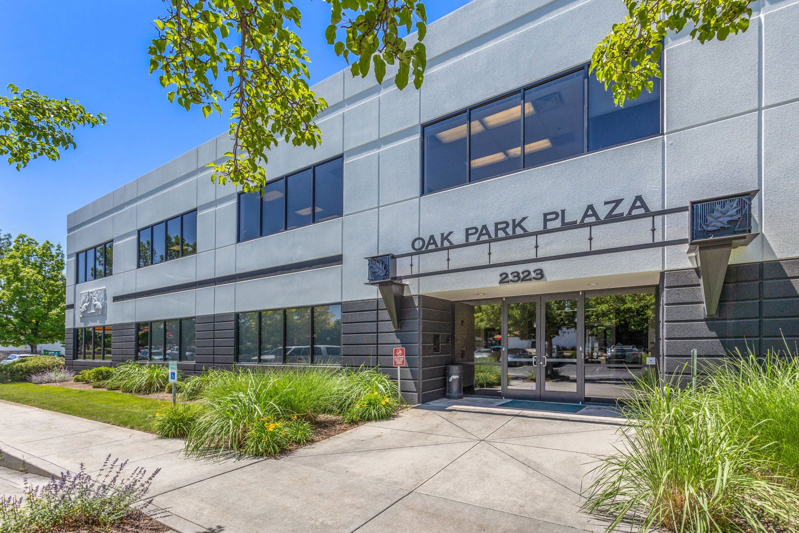 Oak Park Plaza
