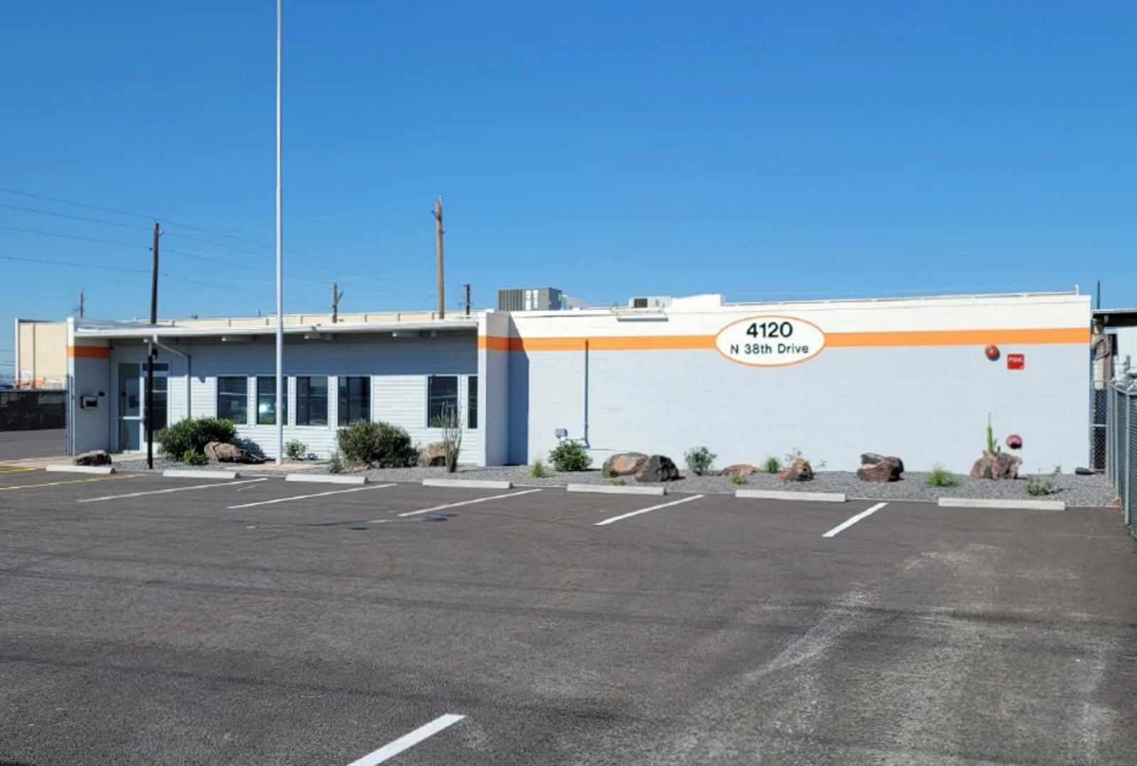 4120 N 38th Dr