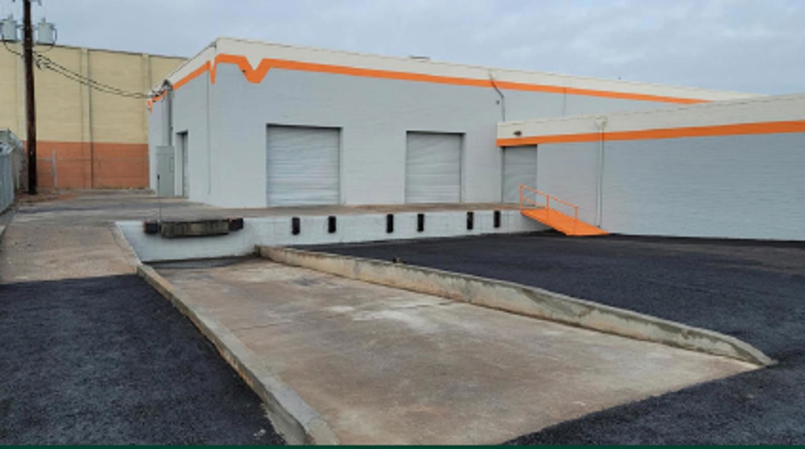 4120 N  38th dr dock doors