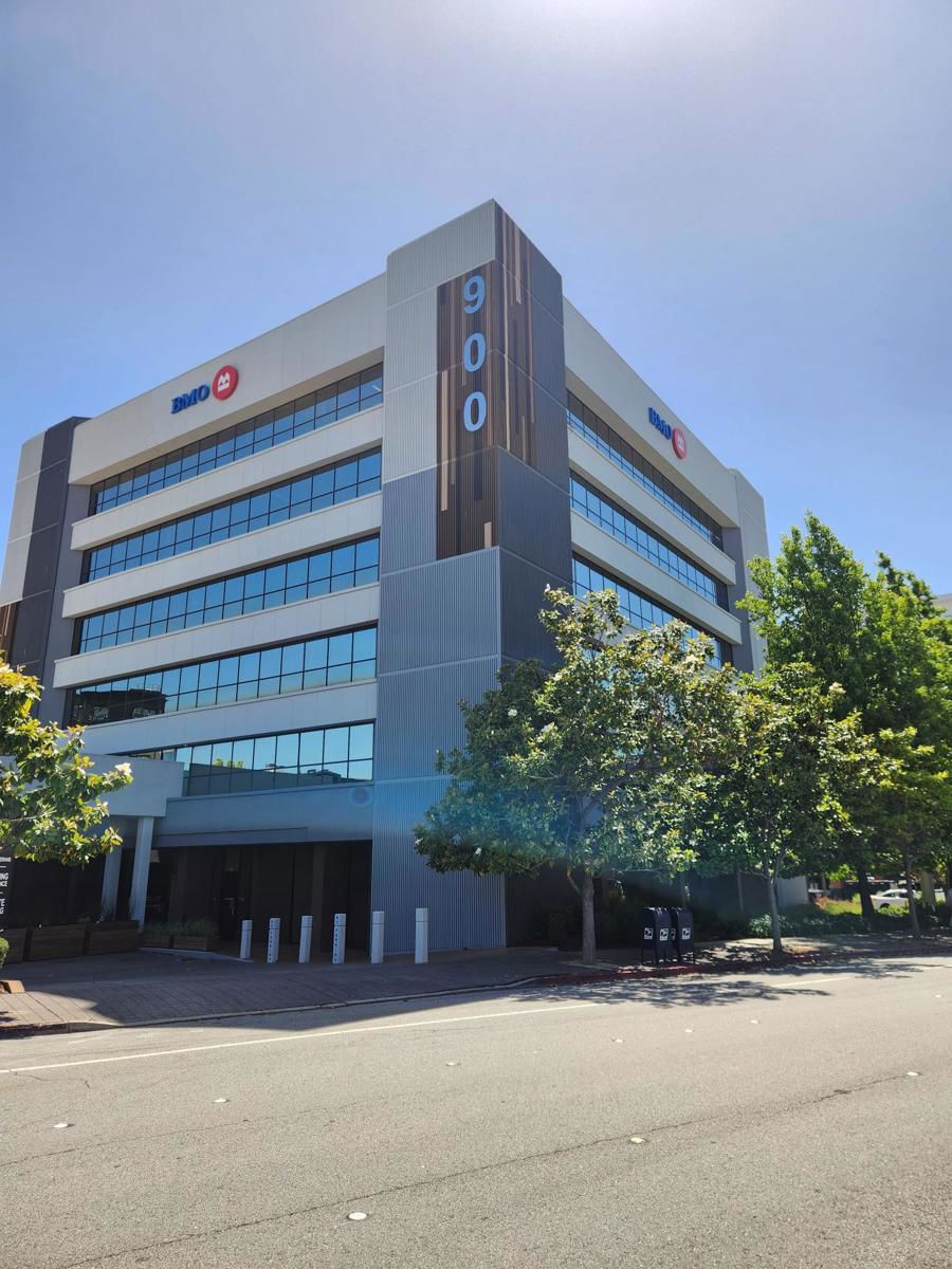 900 Veterans Boulevard - Image 1