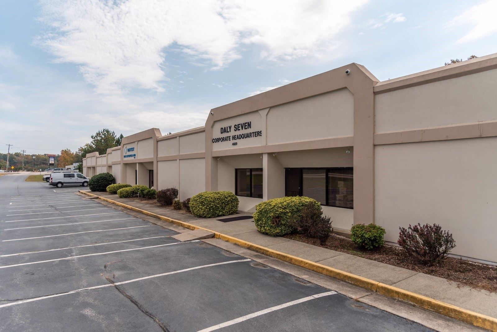 4819 Riverside Drive - Image 5