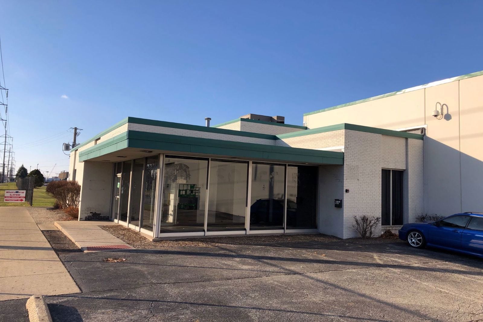 10800-10900 Belmont_Unit 100