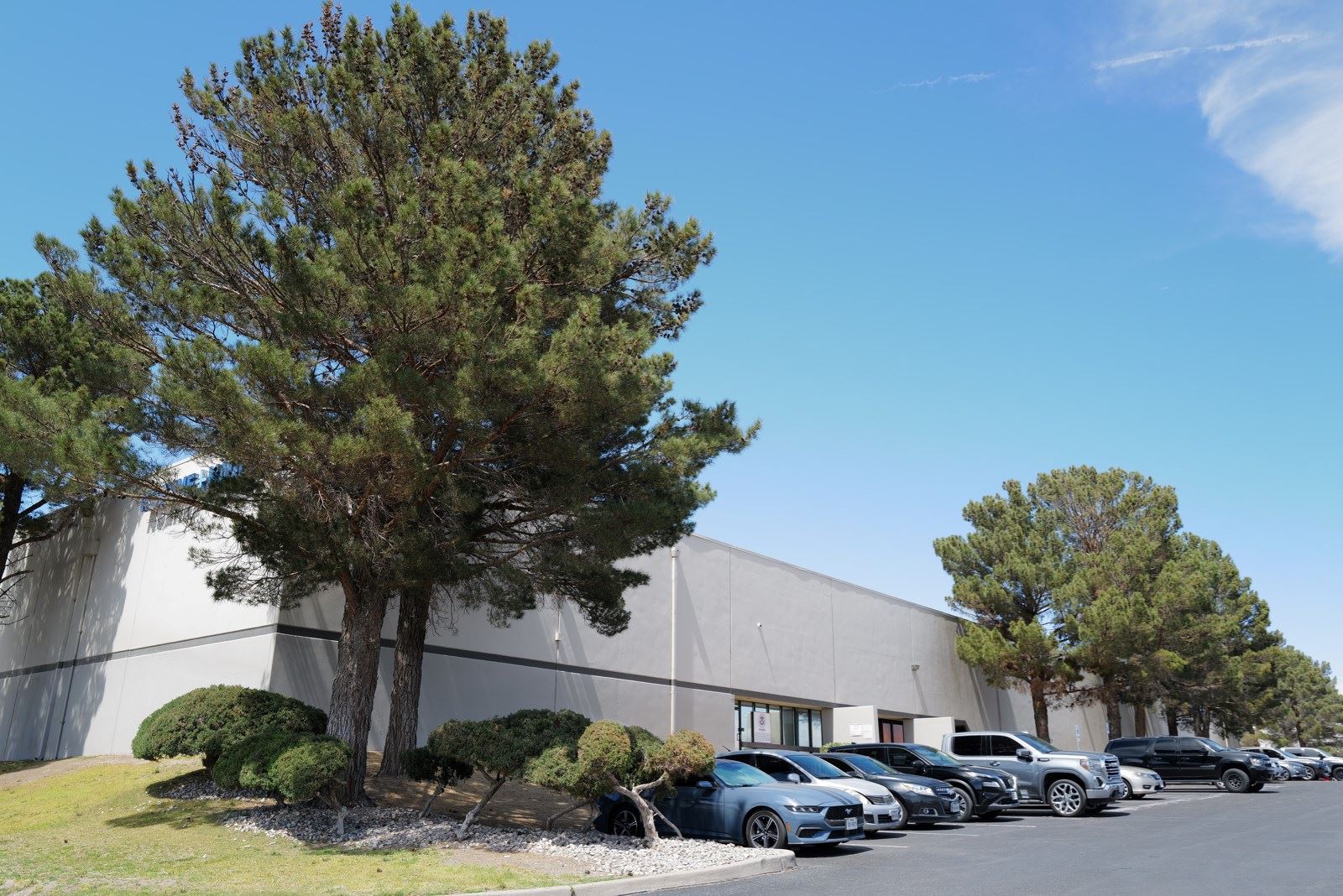 1325 Pendale Road - Front Photo.JPG