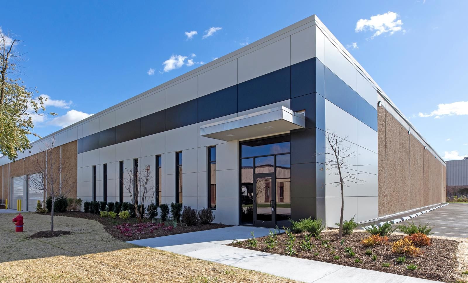 951 Lunt Main Images