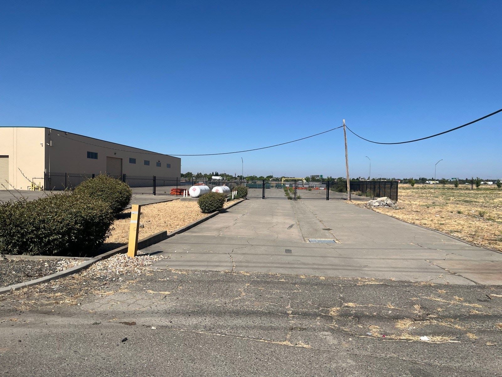 Photos_AirportRd_3443_1600x12004