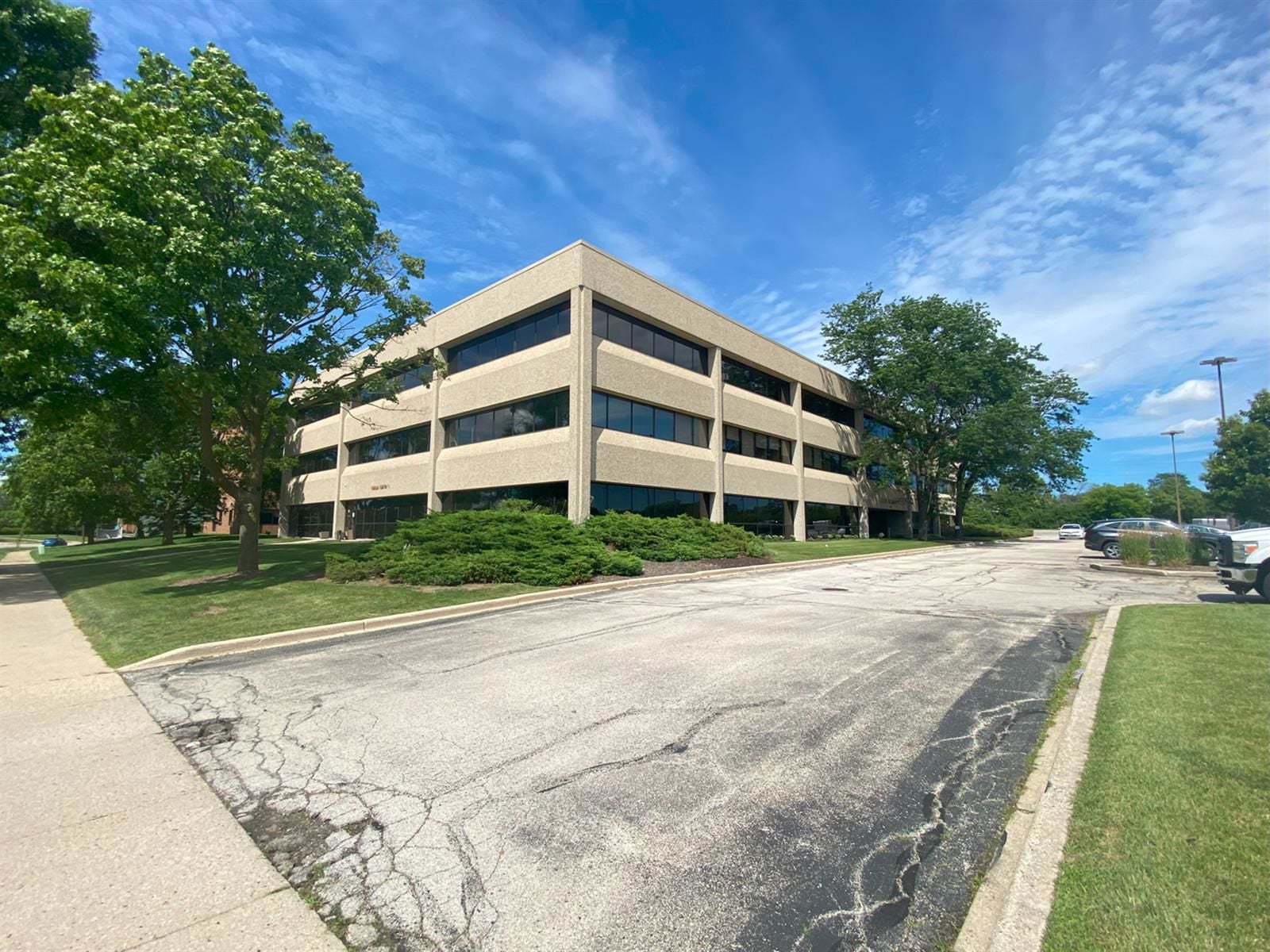 Lincoln Center I - Exterior 3