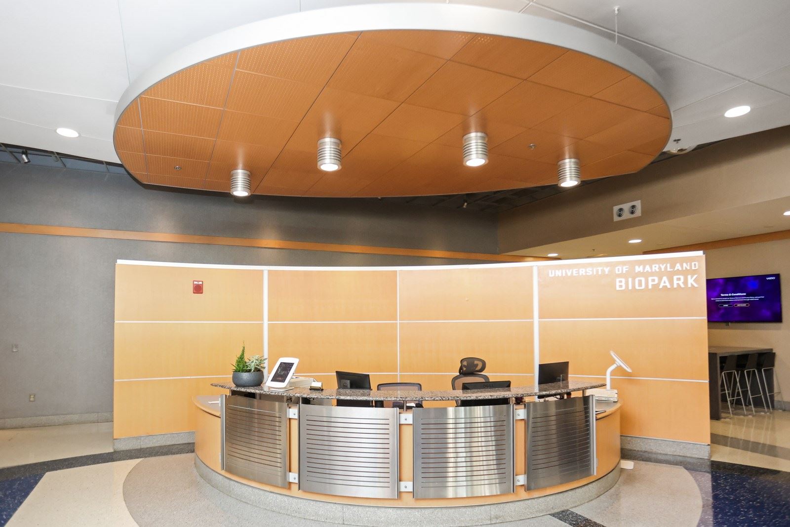 800&801WBaltimore-Lobby-9