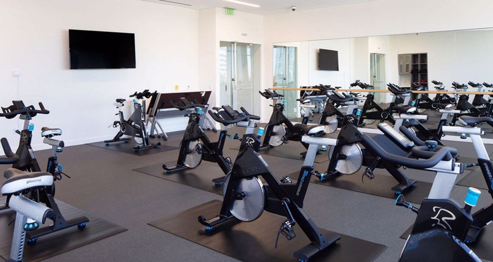 300 & 500 Lincoln Centre Drive - Image 12