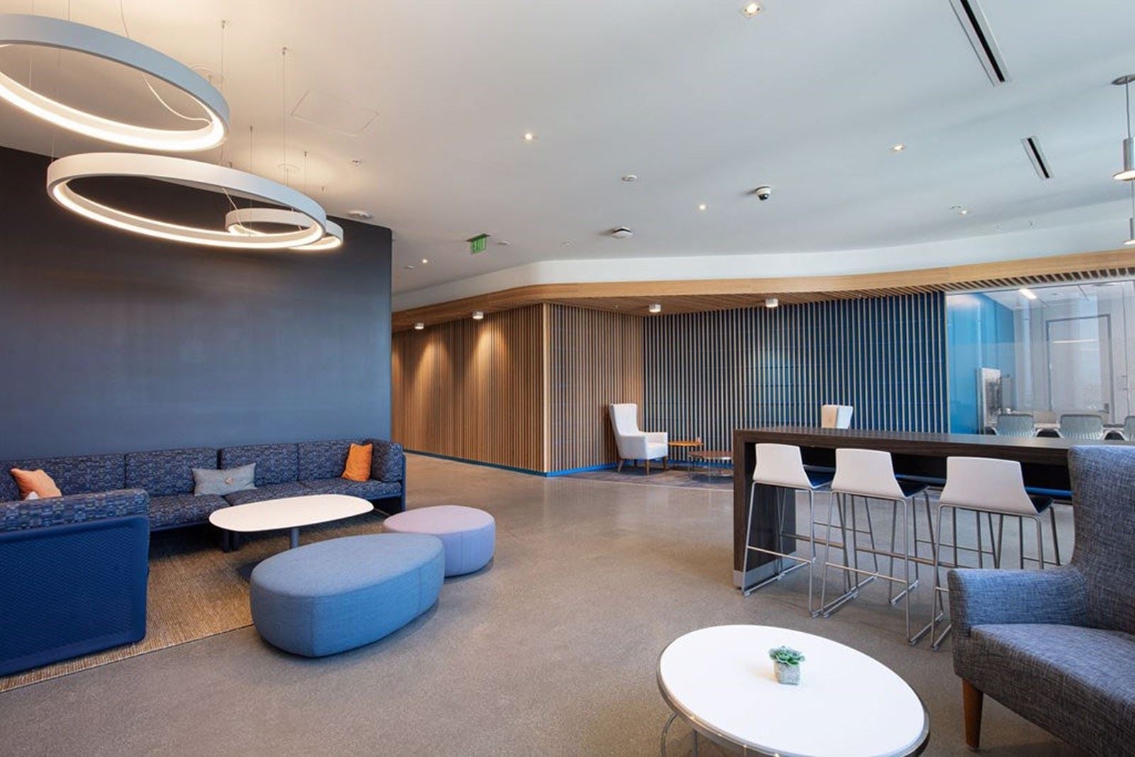 300 & 500 Lincoln Centre Drive - Image 5