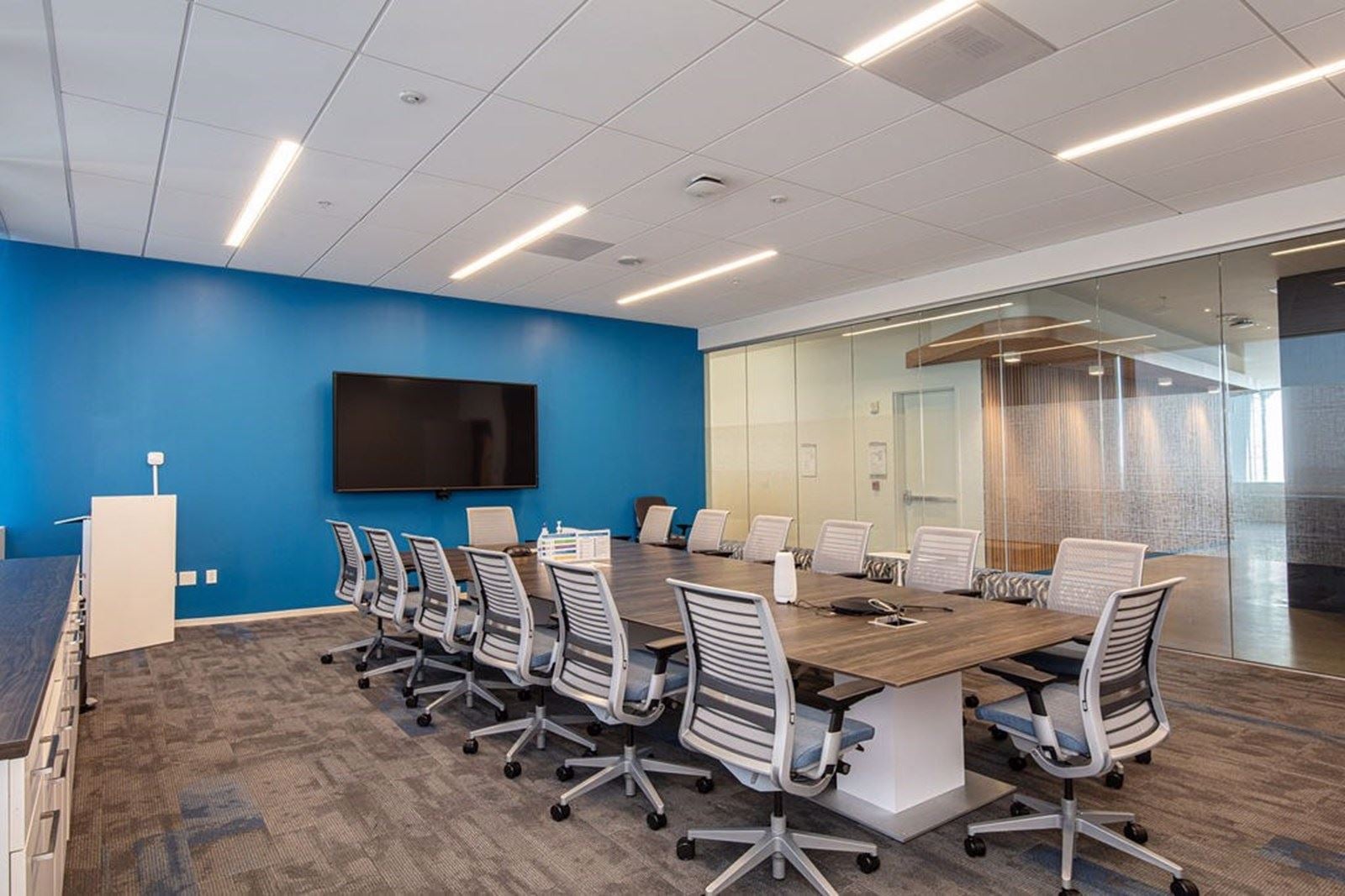 300 & 500 Lincoln Centre Drive - Image 2