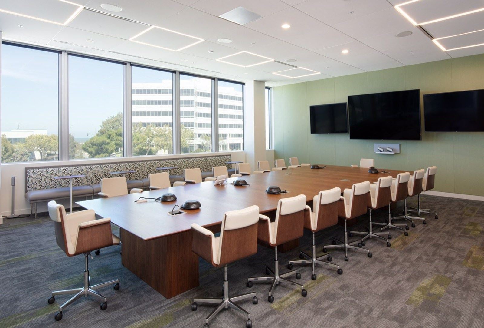 300 & 500 Lincoln Centre Drive - Image 3