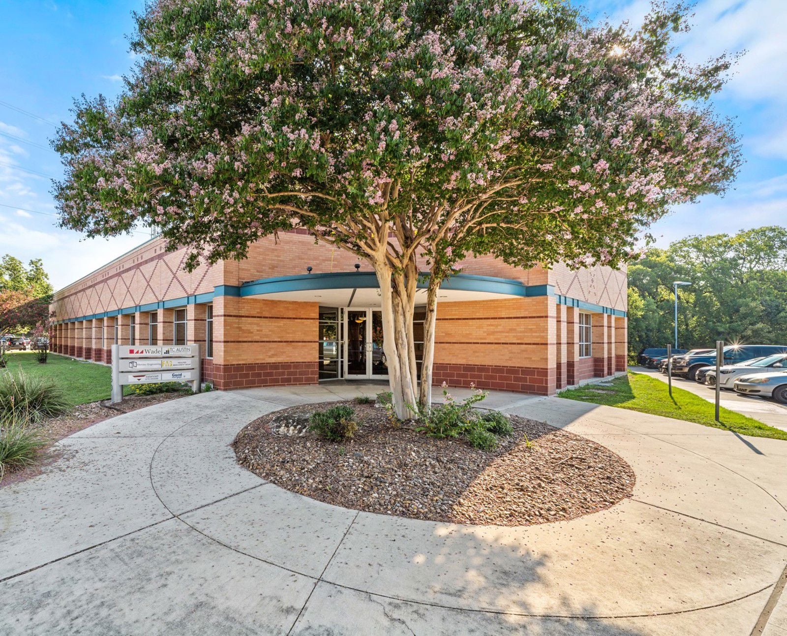 Wade Office Building 12950 Country Parkway - Image 1