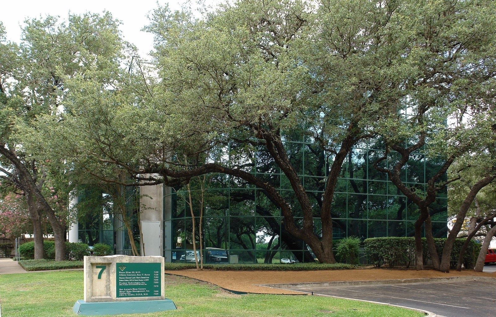 4242-7 signage_building pic.JPG