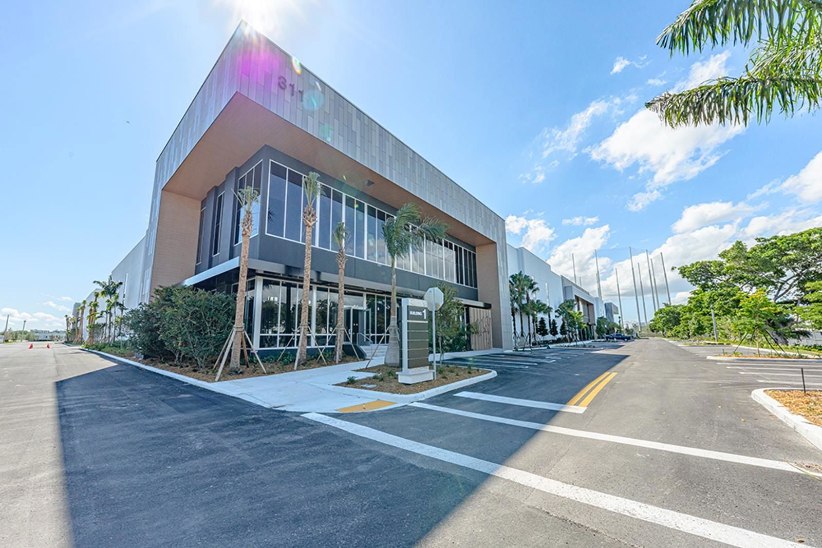 Exterior_B1-RaceTrackLogistics_S3_2