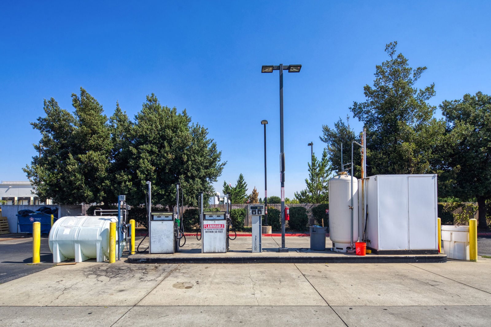 Exterior_Fuel Station_55D43500_HDR