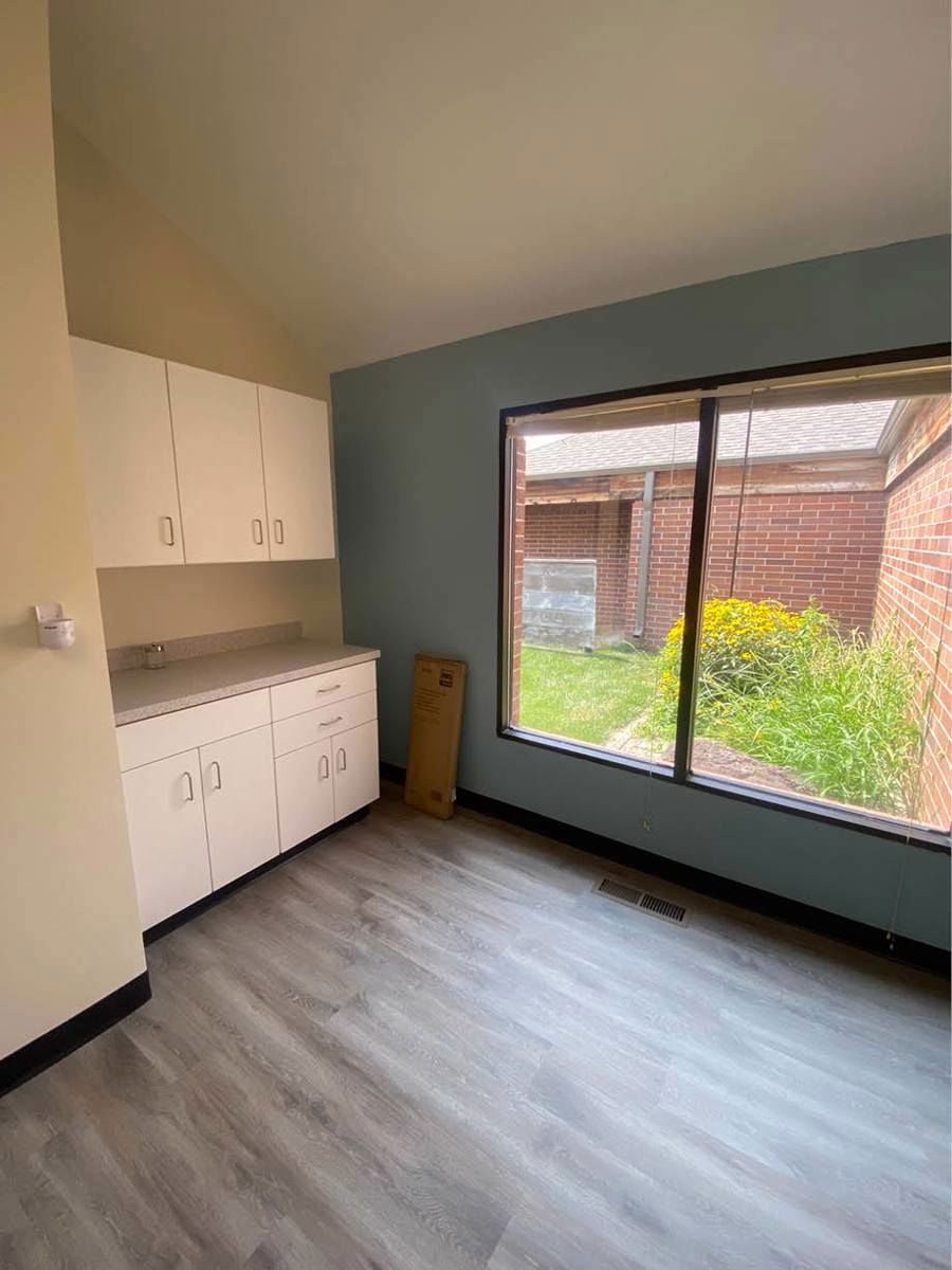 908 North Howard Avenue - Image 4