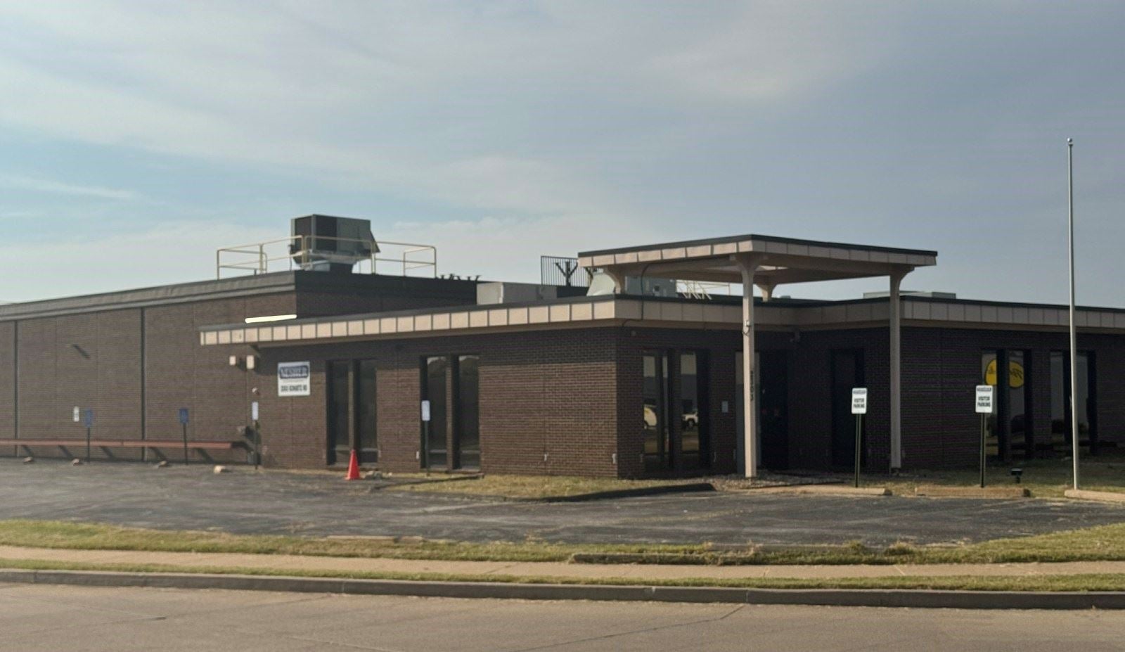 2303 Schuetz_Brochure