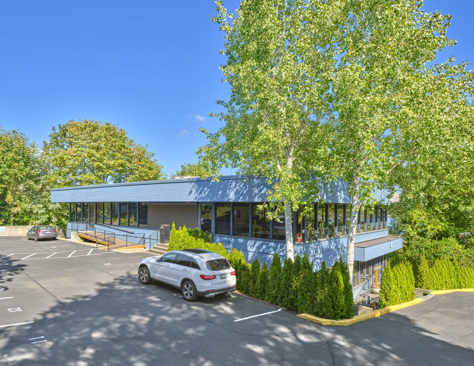 1721 8th Ave N — Sale in Seattle, WA, photo 1 of 1