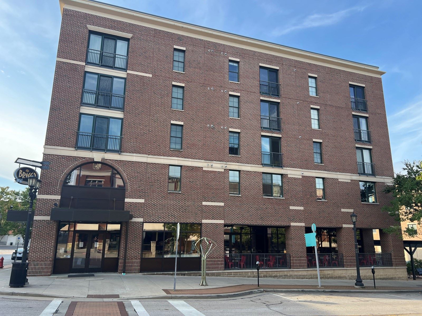 7,182 SF Turn-key Restaurant with Patio 210 South Depeyster Street - Image 2