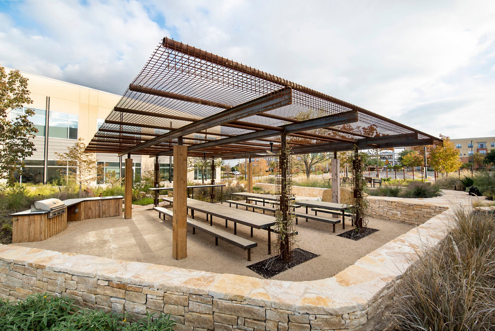 ScottMasonPhoto_MarkIVCapital_SummitIIFronterra_ExteriorPatio2