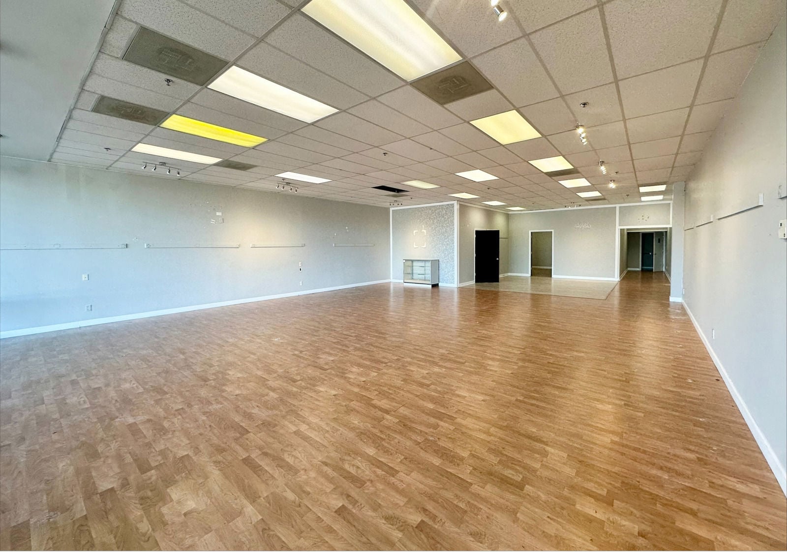 Deerfield Place Retail Space for Lease 5208 South 136th Street - Image 16