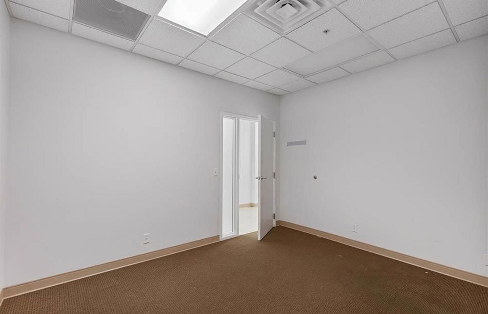 Deerfield Place Retail Space for Lease 5208 South 136th Street - Image 14