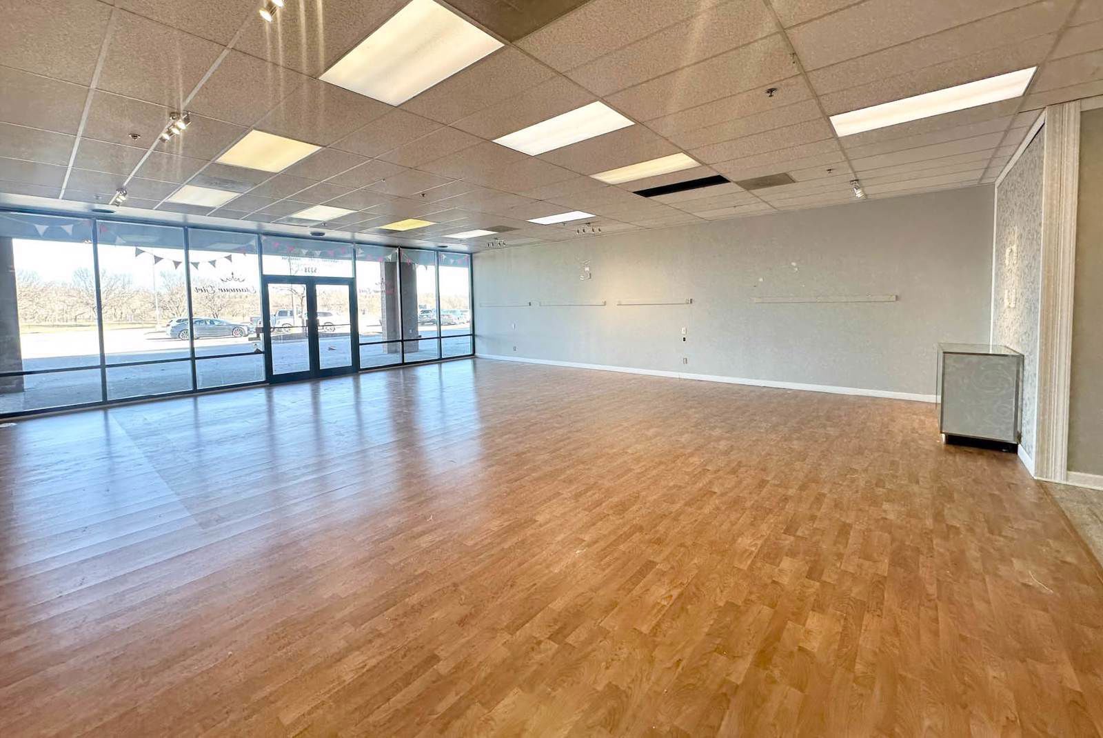 Deerfield Place Retail Space for Lease 5208 South 136th Street - Image 17