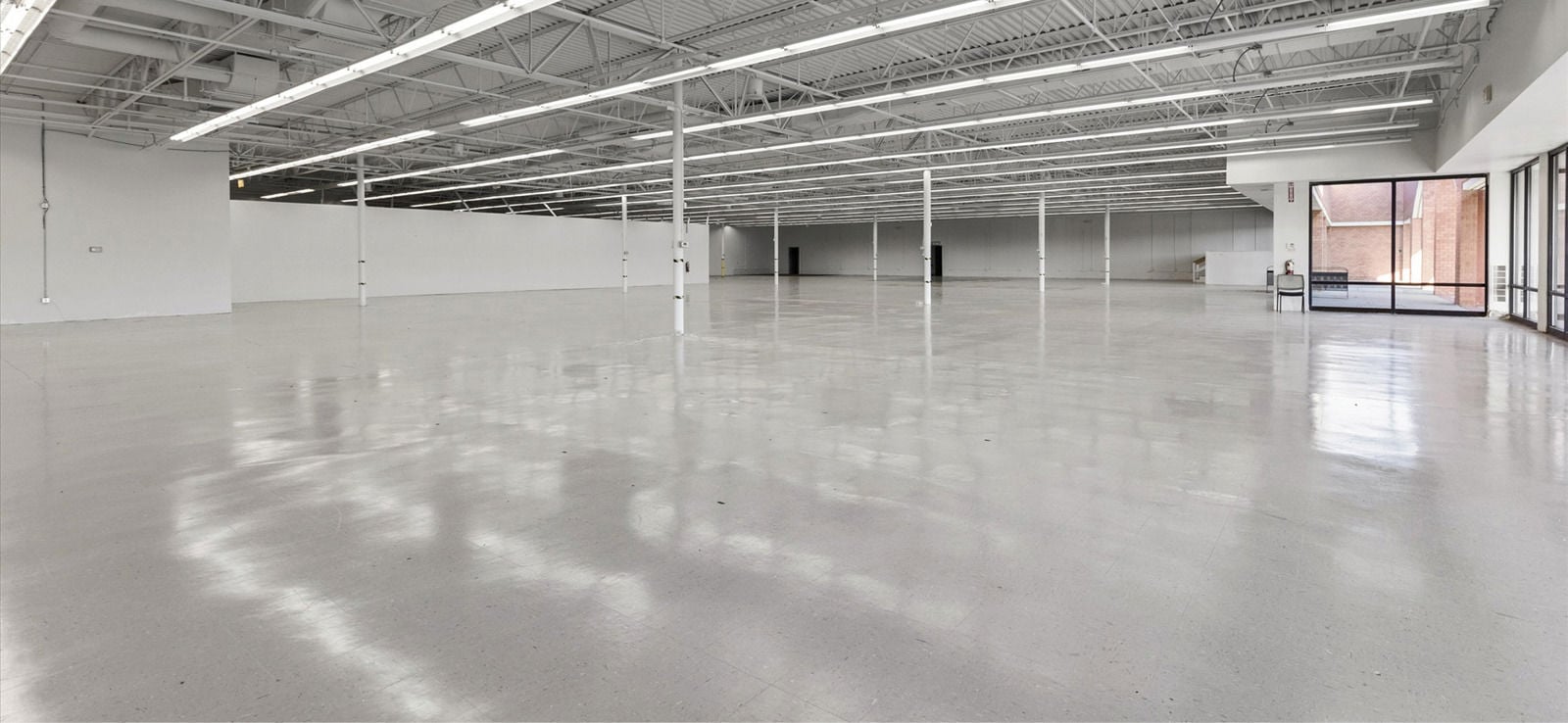Deerfield Place Retail Space for Lease 5208 South 136th Street - Image 9
