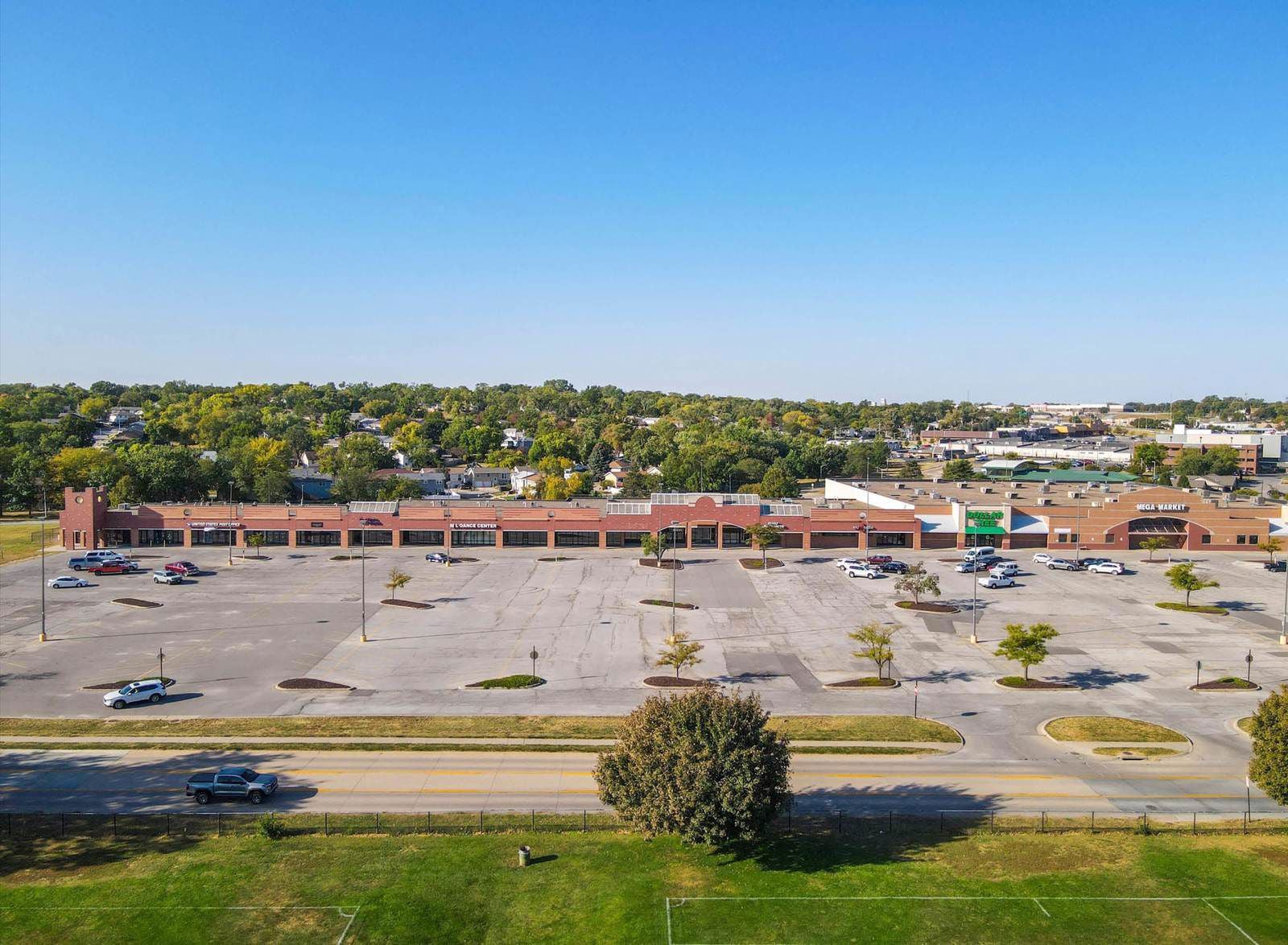 Deerfield Place Retail Space for Lease 5208 South 136th Street - Image 34