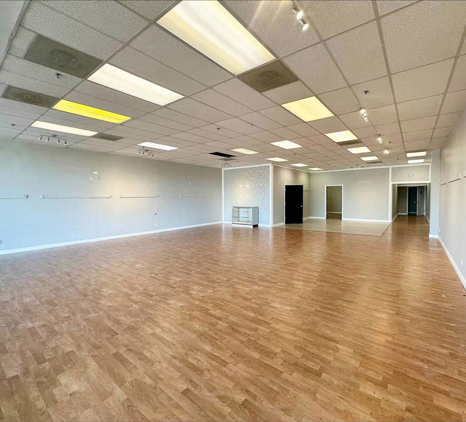 Deerfield Place Retail Space for Lease 5208 South 136th Street - Image 18