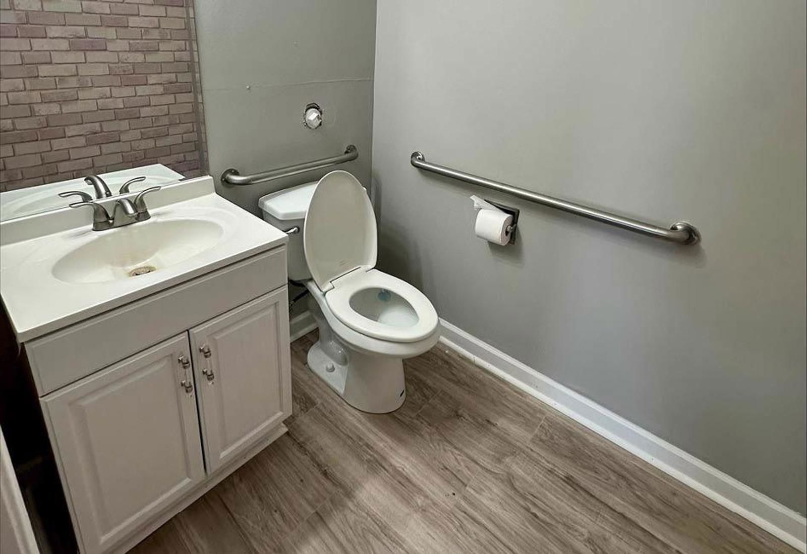 Deerfield Place Retail Space for Lease 5208 South 136th Street - Image 21