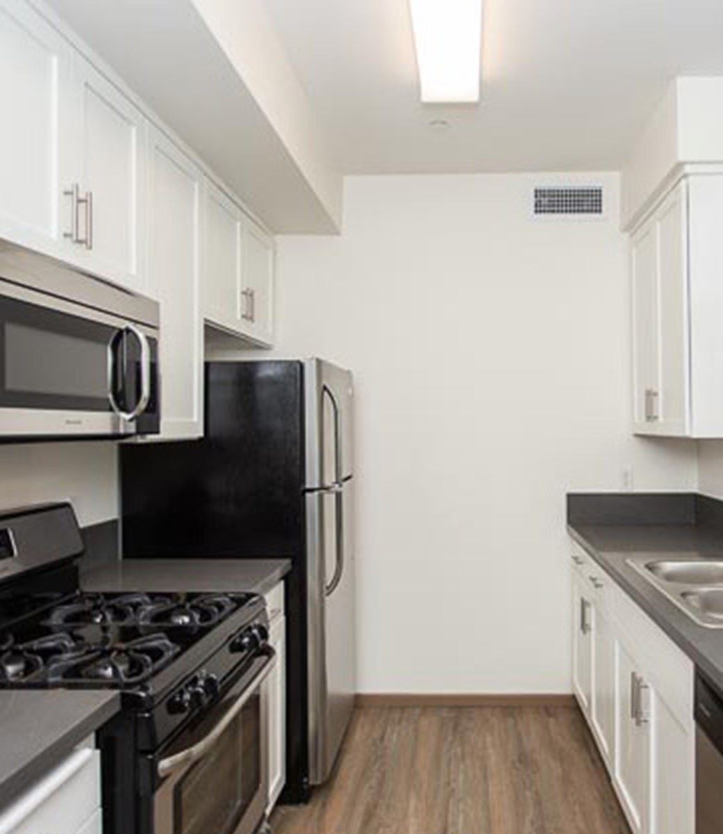 The Ten Apartments_OM_Russell_v10_GG-9