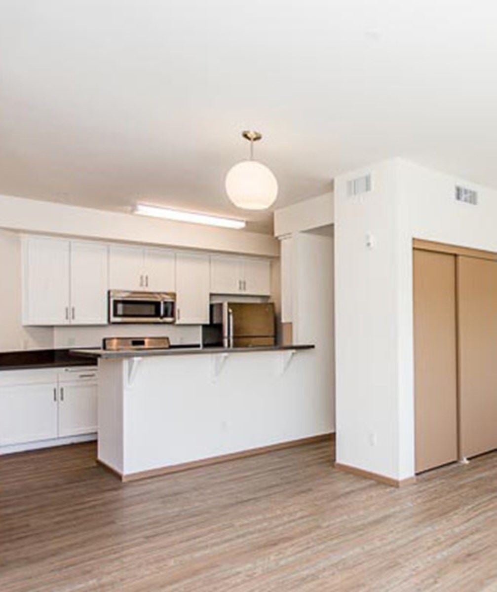 The Ten Apartments_OM_Russell_v10_GG-10