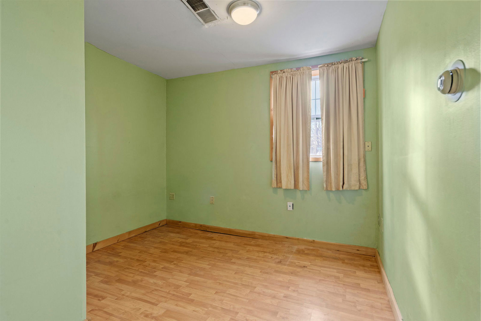 18-web-or-mls-120-dix-ave