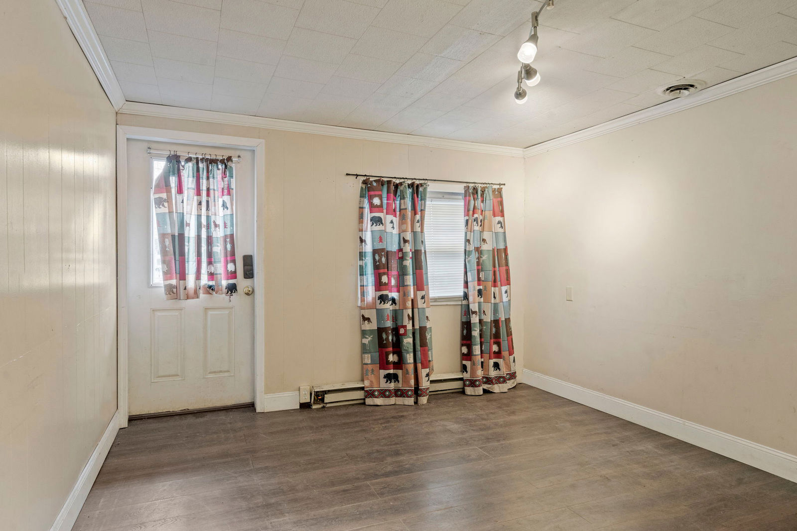 16-web-or-mls-120-dix-ave