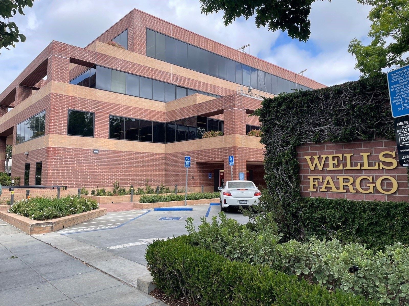 400 Hamilton Ave-Wells Fargo