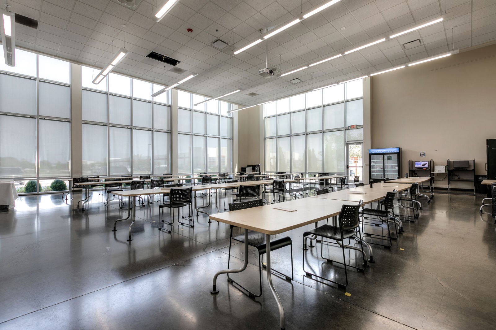 011--MLS Optimized--4110 NW Helena Rd