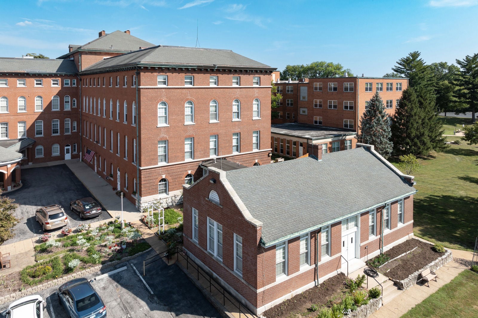 320ERipaAve-Aerials-14