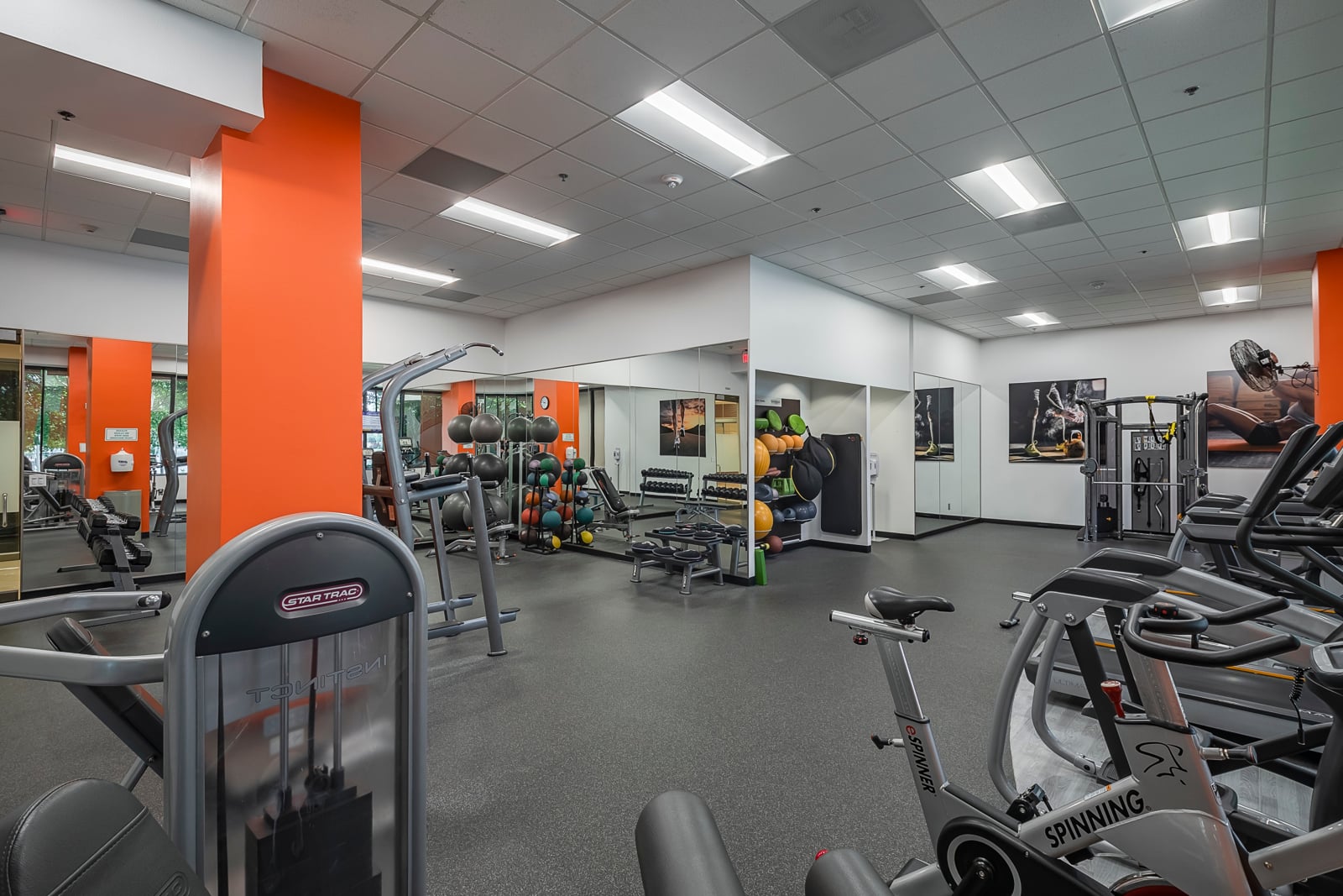 433 E Las Colinas Blvd-20.JPG