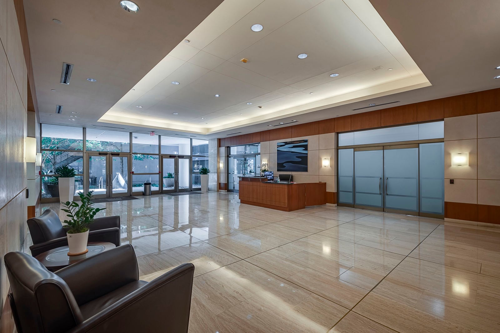433 E Las Colinas Blvd-3.JPG
