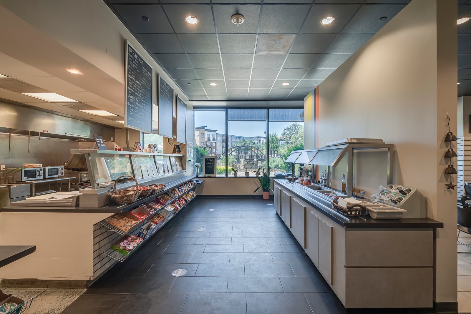 433 E Las Colinas Blvd-9.JPG