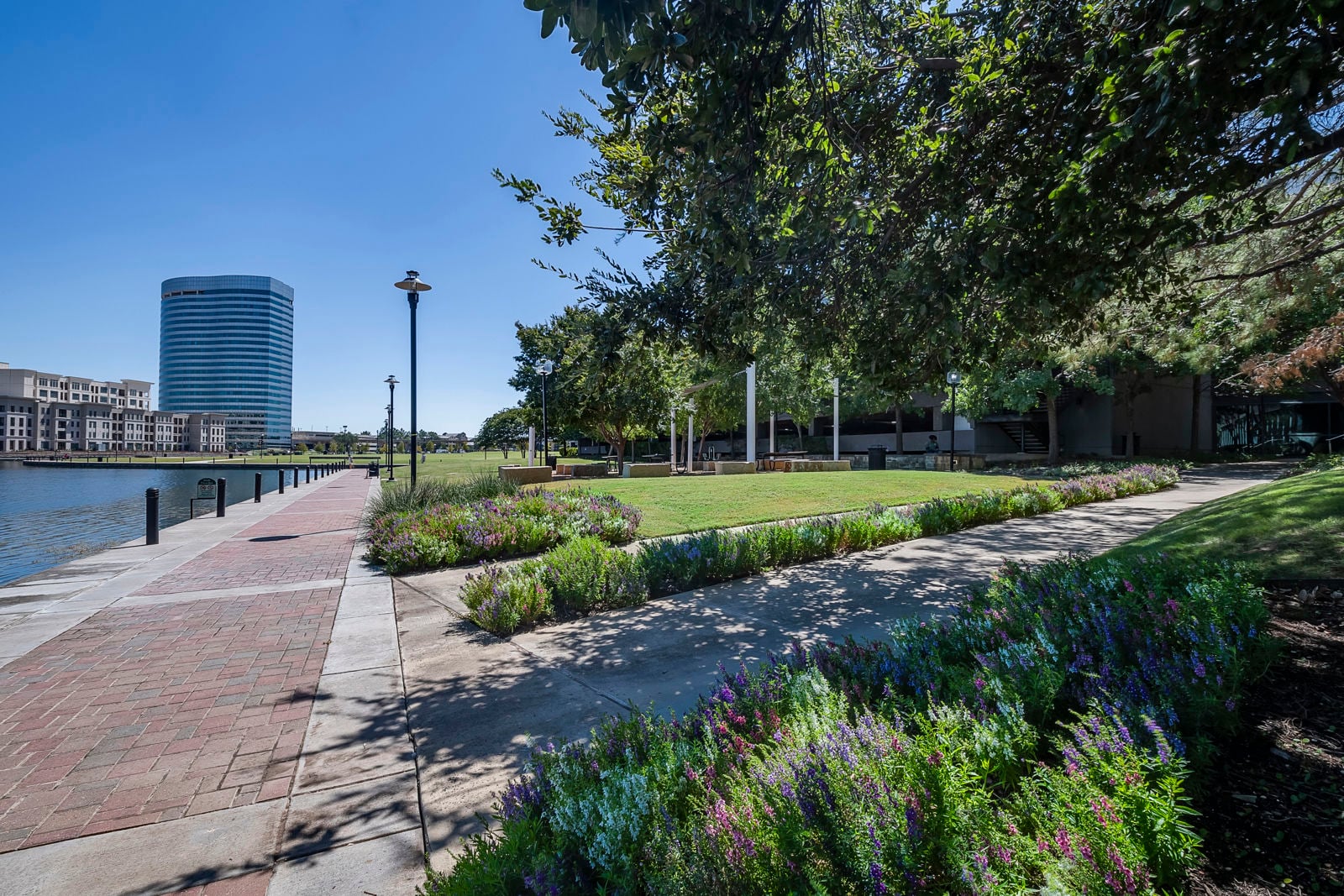 433 E Las Colinas Blvd-17.JPG